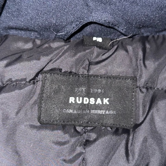 RUDSAK PARKA COURT BLEU MARINE ETAT NEUF PORTÉ 2 FOIS AVEC FOURRURE - Picture 6 of 10
